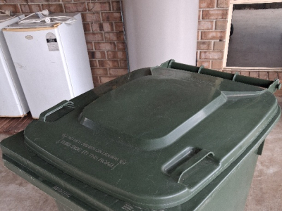 （已售出）240升大垃圾桶$20/个共3个 ...